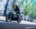 Symbolbild: Kawasaki/dpa
Ein 39-jähriger Motorradfahrer aus dem Landkreis Wunsiedel ist in Hof nach einem missglückten Wheelie tödlich verunglückt.