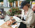 Bild: ald
Sonja fehlte mehrere Monate bei den Sketchers-Treffen. Die 40-Jährige ist Mutter geworden. Jetzt möchte sie aber wieder regelmäßig zeichnen.
