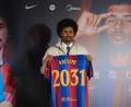 Bild: Gerard Franco/DAX via ZUMA Press Wire/dpa
Karim Adeyemi wird beim FC Barcelona vorgestellt.