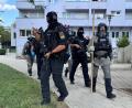 Bild: -/RGB Medienwerkstatt/dpa
Die Polizei ist mit vielen Kräften vor Ort.