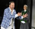 Bild: Barbara Gindl/APA/dpa
Der österreichische Schauspieler Philipp Hochmair ist nach eigenen Worten überhaupt kein klassischer Familienmensch.