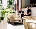 Bild: Sezayi Er
Betreiber Sezayi Er und Architektin Barbara Ziegler blicken der Eröffnung des Café Sezi in der Wörthstraße in Weiden entgegen. Einst war hier die "Nordsee" beheimatet.