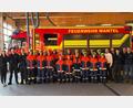 Bild: Timo Krauß
Die Manteler Jugendfeuerwehr kann auf 50 Jahre zurückblicken. Sie ist eine der größten Jugendgruppen im Landkreis. Von links: Franziska Janner, stellvertretende Jugendwartin, Vorstand Johannes Lippi und stellvertretender Jugendwart Christoph Janner mit der Jugendgruppe.