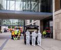Bild: Christoph Schmidt/dpa
Das Einkaufszentrum wurde zwischenzeitlich abgesperrt.