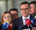 Bild: Radek Pietruszka/PAP/dpa
Polens Ex-Regierungschef Mateusz Morawiecki verlässt mit einer Gruppe von Abgeordneten die PiS.