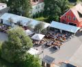 Bild: Joachim Wiendl
Der Dorfplatz in Theuern war während des Dorffestes gut gefüllt.