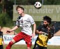 Bild: Gerhard Büttner
Augen zu und durch: Auf den SC Luhe-Wildenau (weiß) wartet mit Titelanwärter FC Dingolfing ein Hochkaräter.