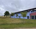 Bild: ves
Die Grundschule soll im Osten des Gebäudes um einen Bau für eine Ganztagesschule ergänzt werden.