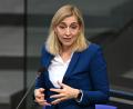 Bild: Elisa Schu/dpa
Für Gesundheitsministerin Nina Warken steht ein Jobwechsel an. (Archivbild)