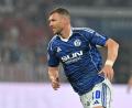 Bild: Bernd Thissen/dpa
Edin Dzeko soll auch in der Bundesliga für Schalke stürmen. (Archivbild)