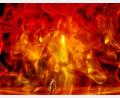 Bild: Enrico Nawrath/Bayreuther Festspiele/dpa
Die KI setzt die Bayreuther Bühne in Flammen.