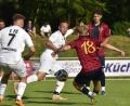 Bild: Hans Mark
Florian Schlagenhaufer (Zweiter von links) und der 1. FC Schwarzenfeld empfangen am Mittwoch (19 Uhr) den TV Nabburg zum Nachholspiel.