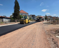 Bild: Staatliches Bauamt Amberg-Sulzbach  
Seit Mai laufen die Arbeiten an der Ortsumgehung Mantel, die Straße nach Hütten ist gesperrt. Während der Sommerferien ist die Straße aber einseitig befahrbar – in Richtung Mantel.