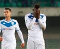 Bild: Simone Venezia/ANSA/AP/dpa
Auch Mario Balotelli (r) spielte einmal für Brescia Calcio. (Archivbild)