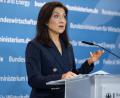 Bild: Fabian Sommer/dpa
Ministerin Reiche will einen Kurswechsel.