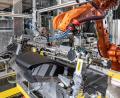 Archivbild: H. Zdera/im Auftrag der BMW Group
Das BMW-Werk in Wackersdorf stellt unter anderem Cockpits her.