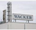 Bild: Robert Michael/dpa
Wacker Chemie hat zu kämpfen, doch in diesem Jahr helfen Sondereffekte. (Archiv)