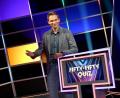 Bild: Daniel Bockwoldt/dpa
Ab jetzt wird gequizzt: Fabian Köster bekommt eine neue Wissens-Spielshow. Er moderiert „Das Fifty-Fifty-Quiz“.