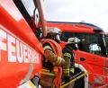 Bild: Bernd Weißbrod/dpa
Wegen der sommerlichen Temperaturen hatte einige Feuerwehrkräfte Herz-Kreislauf-Beschwerden. (Symbolbild)