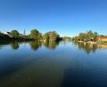 Bild: stg
Es ist wieder Wasser im Kemnather Stadtweiher. Vor einigen Tagen konnten die Sanierungsarbeiten beendet werden.