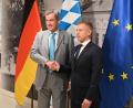 Bild: Marco Hadem/dpa
Ungarn und Bayern wollen nach dem Wahlsieg von Peter Magyar an die frühere Freundschaft anknüpfen. In den vergangenen Jahren war das Verhältnis eingefroren.