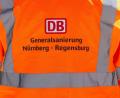 Bild: Armin Weigel/dpa
Länger, aber voraussichtlich günstiger: die Sperrung und Sanierung der Bahnstrecke Nürnberg-Regensburg. (Archivbild)