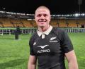 Bild: Fotoreport-DB/Johannes Katzer/dpa
Ein Deutscher im Trikot der „All Blacks“: Anton Segner strahlt nach seinem Debüt in Wellington. (Archivbild)