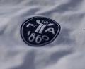 Bild: Florian Diettrich/dpa
Das neue Logo ohne Löwe: Mit diesem Wappen geht 1860 München in die Regionalliga-Saison. (Archivbild)