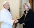 Bild: Vatican Media/IPA via ZUMA Press/dpa
Papst trifft auf Punk: US-Papst Leo XIV. empfängt Patti Smith im Vatikan.