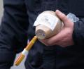 Bild: Sebastian Kahnert/dpa
Kugelbomben sind Feuerwerkskörper mit extremer Sprengkraft (Archivbild).