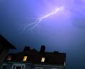 Archivbild: Karl-Josef Hildenbrand/dpa
Blitz, Hagel, Donner: Das Unwetter sorgte für zahlreiche Einsätze, vor allem im Süden und Osten Bayerns.