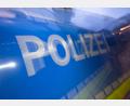 Symbolbild: Marijan Murat/dpa
Nach Angaben der Polizei fiel ein 57-Jähriger in Burglengenfeld mit Schlangenlinien auf und wehrte sich später gegen eine Blutentnahme.