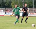 Bild: Rudi Gebert
Der SV Mitterteich besiegte am Samstag den FC Fichtelgebirge ungefährdet mit 4:0. Hier schießt Doppel-Torschütze Marco Kießling (links) zum Endstand ein.