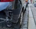 Symbolbild: Stephan Huber
Ein unbekannter beschädigt auf einem Parkplatz in der Rosenberger Straße einen Hyundai und fährt weiter.