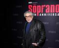 Bild: Charles Sykes/Invision/AP/dpa
Er startete seine Karriere spät und wurde oft als Mafia-Gangster gecastet: „Sopranos“-Star Vincent Pastore. (Archivbild)