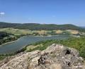 Bild: Tobias Gräf
Malerisch: Vom Hohlen Fels (ein Teil der Houbirg) eröffnet sich Wanderern ein Panorama-Blick auf den Happurger Stausee, eingebettet in die Hersbrucker Alb.