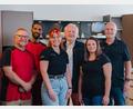 Bild: kompane/Sebastian Scherm
Das Team des Möbelhauses Bundscherer schafft für seine Kunden eine ganz besondere Atmosphäre.
