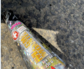 Bild: PI Vohenstrauß
Ein Spaziergänger entdeckt einen Feldbrand in Altenstadt bei Vohenstrauß. Auf der Fahrbahn wurde ein abgebrannter Feuerwerkskörper, ein sogenannter Magma Monster, gefunden und sichergestellt.