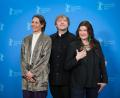Bild: Soeren Stache/dpa
Die Hauptdarsteller Seidi Haarla und Rupert Grint sowie Regisseurin Hanna Bergholm bei der Premiere von „Nightborn“ auf der diesjährigen Berlinale. (Archivbild)