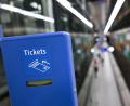 Bild: Sven Hoppe/dpa
Wohl dem, der weiß, welches Ticket er für seine Fahrt in Bus und Bahn braucht. Ab 2027 soll in Bayern schrittweise eine Vereinfachung kommen. (Illustration)