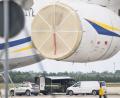 Bild: Hendrik Schmidt/dpa
Nach dem Fund einer Drohne mit Sprengvorrichtung am Flughafen Leipzig/Halle fordert ein Luftverkehrsexperte einen besseren Schutz kritischer Infrastruktur. (Archivbild)