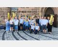 Bild: Patrik Willecke
Die Teilnehmenden des Dekanatsposaunenchors vor der Jakobskirche in Nürnberg.