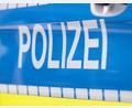 Bild: Boris Roessler/dpa
Die Polizei hat nach der körperlichen Auseinandersetzung mehrere Wohnungen durchsucht. (Symbolbild)