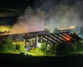 Bild: Jason Tschepljakow/dpa
Der Schweinestall ist komplett abgebrannt.