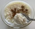 Bild: Aysel Özdemir
Sütlaç, der Milchreis nach türkischer Art, unterscheidet sich kaum vom in Deutschland weit verbreitetem Milchreis. Beide schmecken warm ebenso wie kalt.