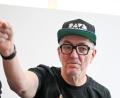 Bild: Jens Kalaene/dpa
Der Love-ParadeMitbegründer verurteilt Alkoholkonsum. (Archivbild)