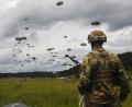 Archivbild: Staff Sgt. Michael Giles/US Army
Die Airborne in der Oberpfalz: US-Fallschirmspringer trainieren regelmäßig auf dem Truppenübungsplatz Hohenfels.