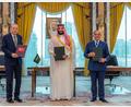 Bild: -/Saudi Press Agency/AP/dpa
Der türkische Präsident Recep Tayyip Erdogan (l), der saudische Kronprinz Mohammed bin Salman (M) und Pakistans Ministerpräsident Shehbaz Sharif unterzeichneten den Verteidigungspakt in Mekka.