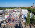 Bild: Armin Weigel/dpa
Mit dem Gäubodenfest in Straubing ist eines der beliebtesten und größten Volksfeste Bayerns gestartet.