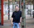Bild: Britta Pedersen/dpa
Sebastian Fitzek feiert sein 20-jähriges Autorenjubiläum.